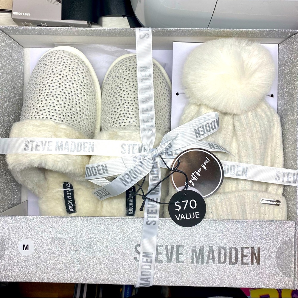 Steve Madden Boxed slipper and hat gift set